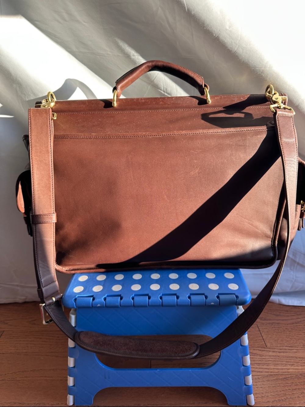 Vintage Coach Field Bag, Style 0594, in Mahogany - Picture 6 of 15